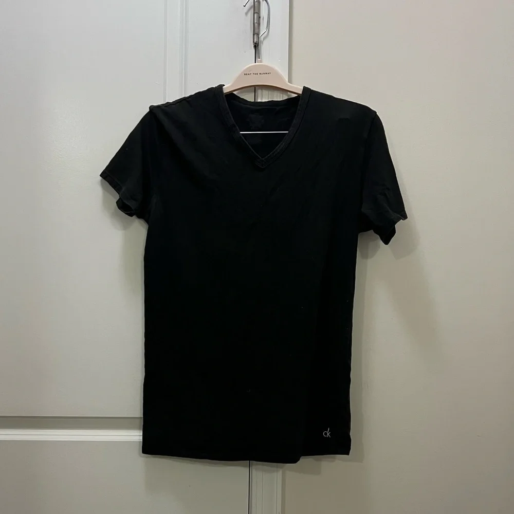 Calvin Klein Black V-Neck Short Sleeve T-Shirt Size Medium